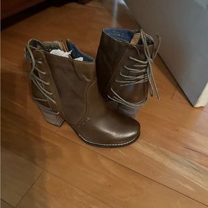 Women’s boots